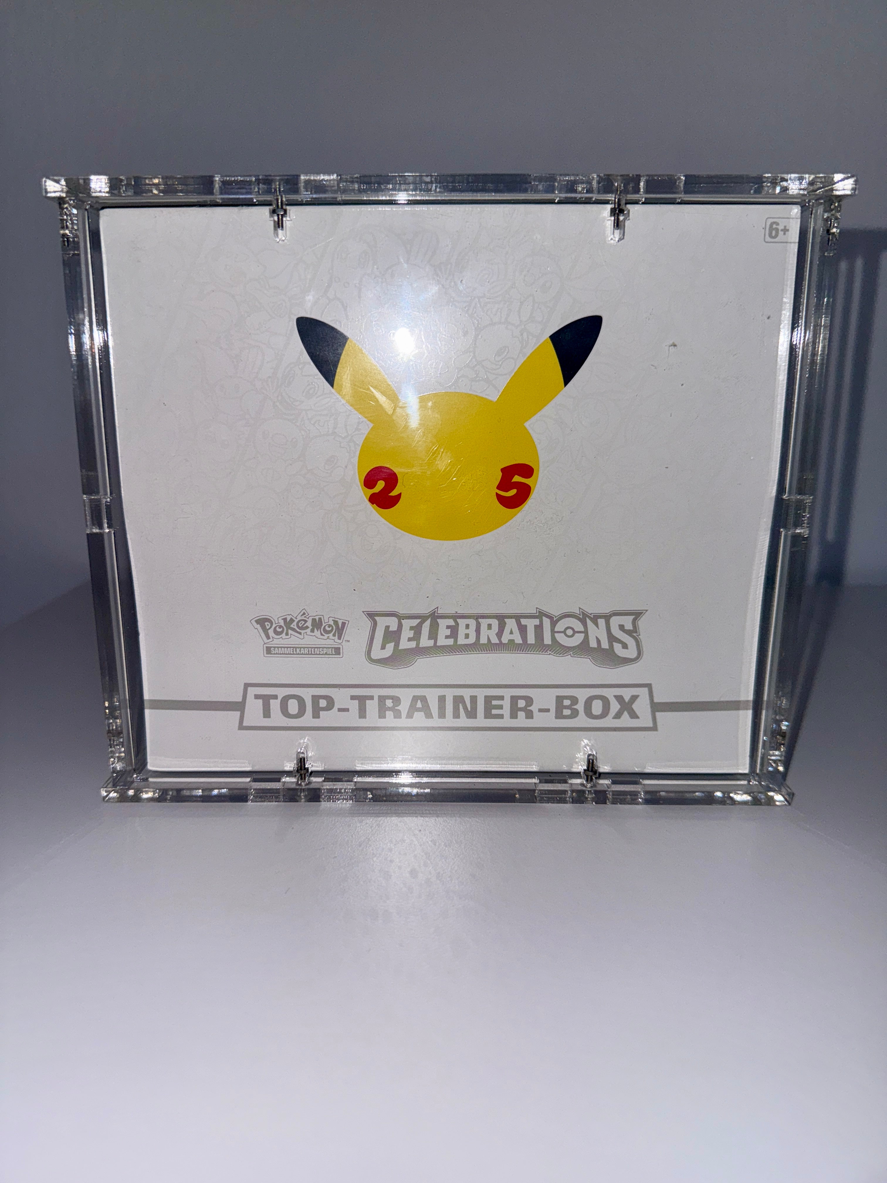 Pokemon Celebrations Top Trainer Box 25. Jahre