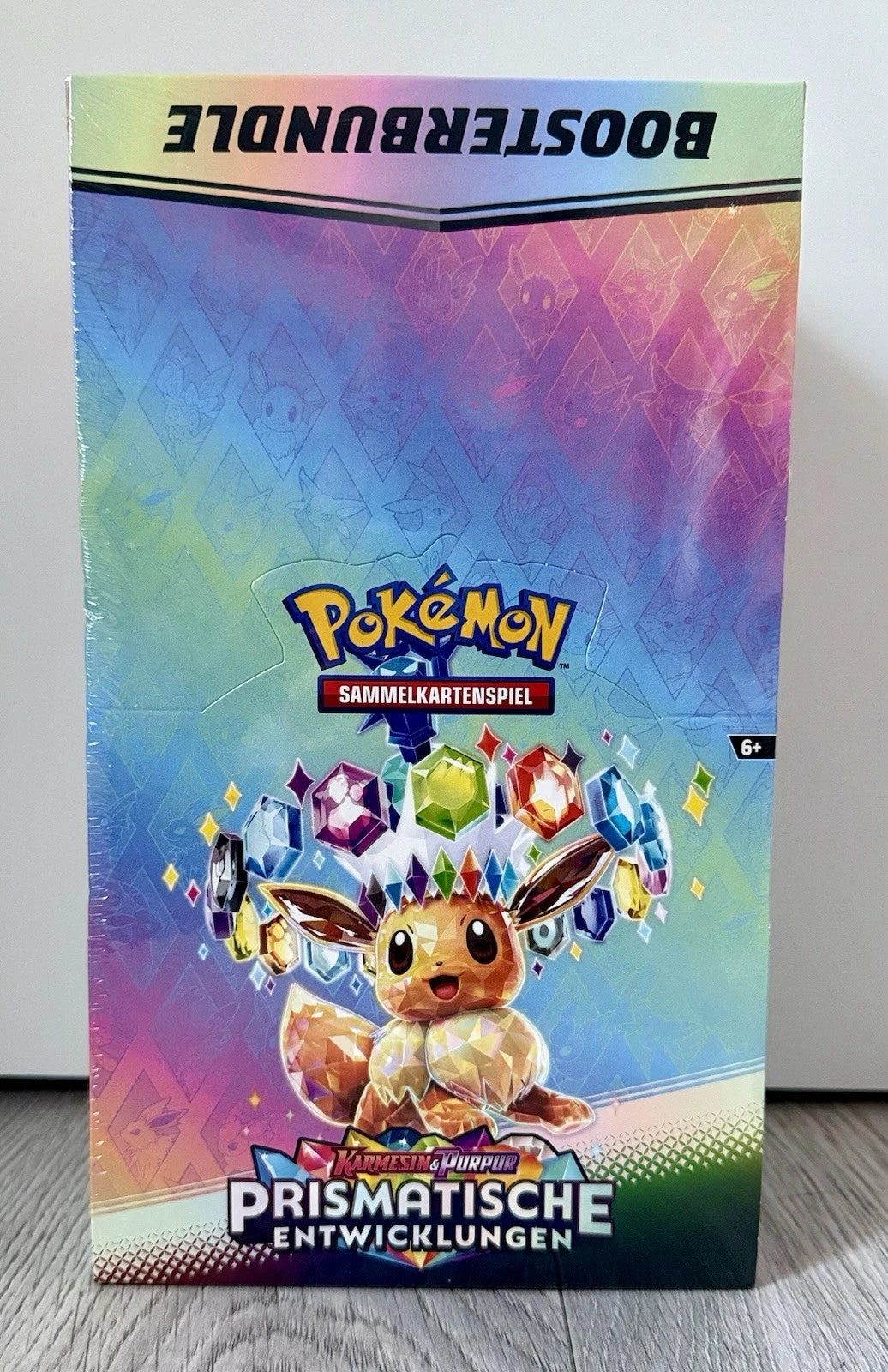 Pokemon Karmesin & Purpur Prismatische Entwicklungen Booster Bundle Display